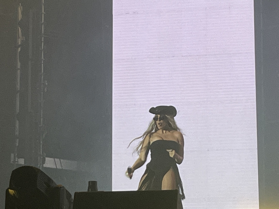 "Bila je zaključana u stanu!" Naša pevačica doživela veliku tragediju: Nije se oporavila