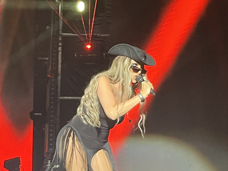 "Bila je zaključana u stanu!" Naša pevačica doživela veliku tragediju: Nije se oporavila