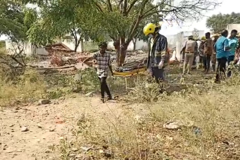 Stravična eksplozija u fabrici petardi: Poginulo šest radnika, četvoro povređeno!