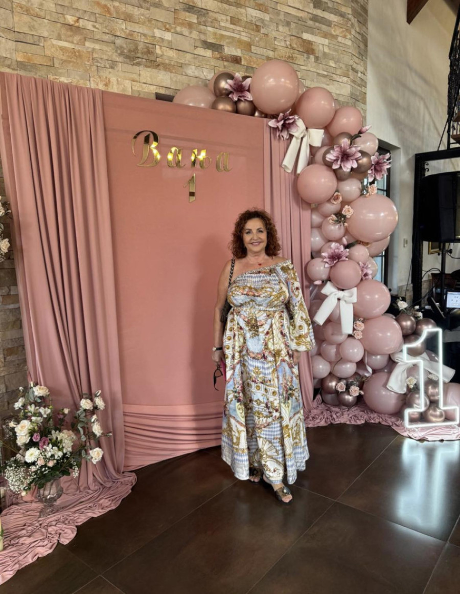 Sanja Maletić ćerki priredila rođendan iz bajke! Slavljenica blista u belom, a tek da vidite dekoraciju! (FOTO)