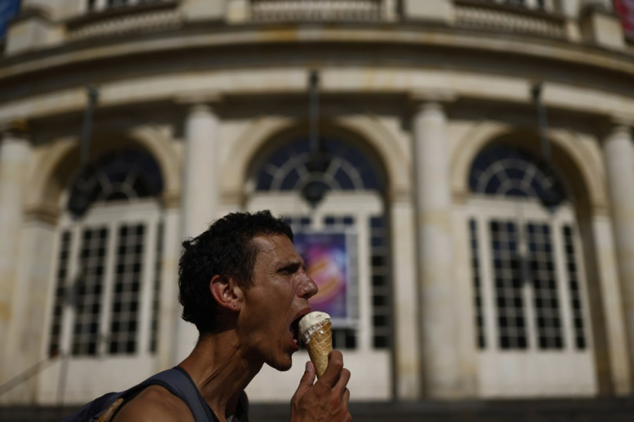Grčka gori ovo leto! Asfalt u Atini dosegao 70 stepeni, Akropolj zatvoren, a ulice puste!