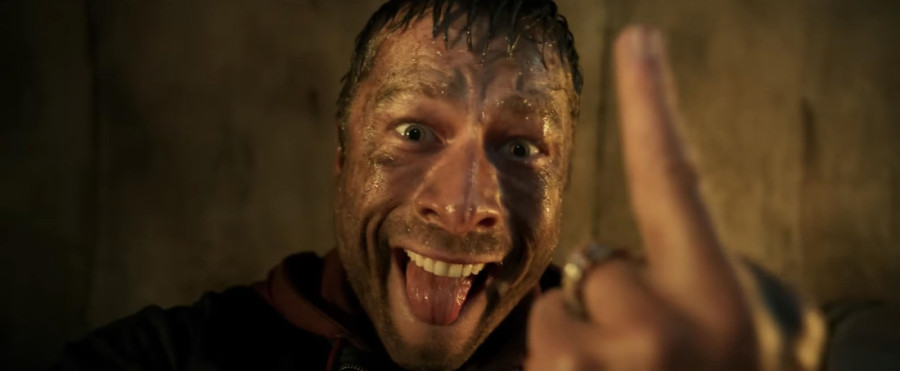 Švarceneger mu je dao blagoslov ali je jedna osoba veoma zabrinuta: Glena Pauela prebijaju dva sata u novoj verziji "Trkača" (VIDEO)