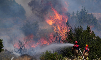 Gori Ibarska klisura! Vatra bukti na četiri lokacije, vatrogasci vode tešku borbu