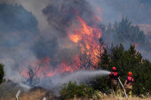 Gori Ibarska klisura! Vatra bukti na četiri lokacije, vatrogasci vode tešku borbu