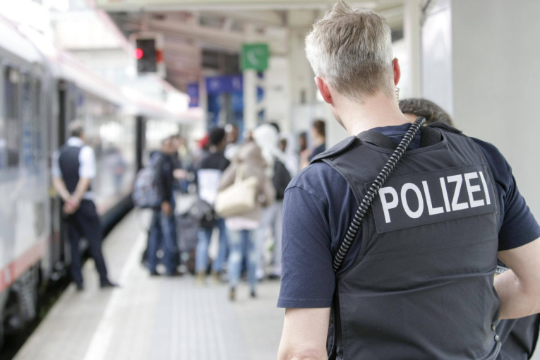 Cirih za 1. maj: Antifa izazvala nerede, policija koristila suzavac i gumene metke