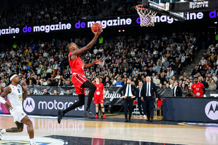 Pariz doveo beka iz Burga! Ajaji zadužio dres prvaka Francuske!