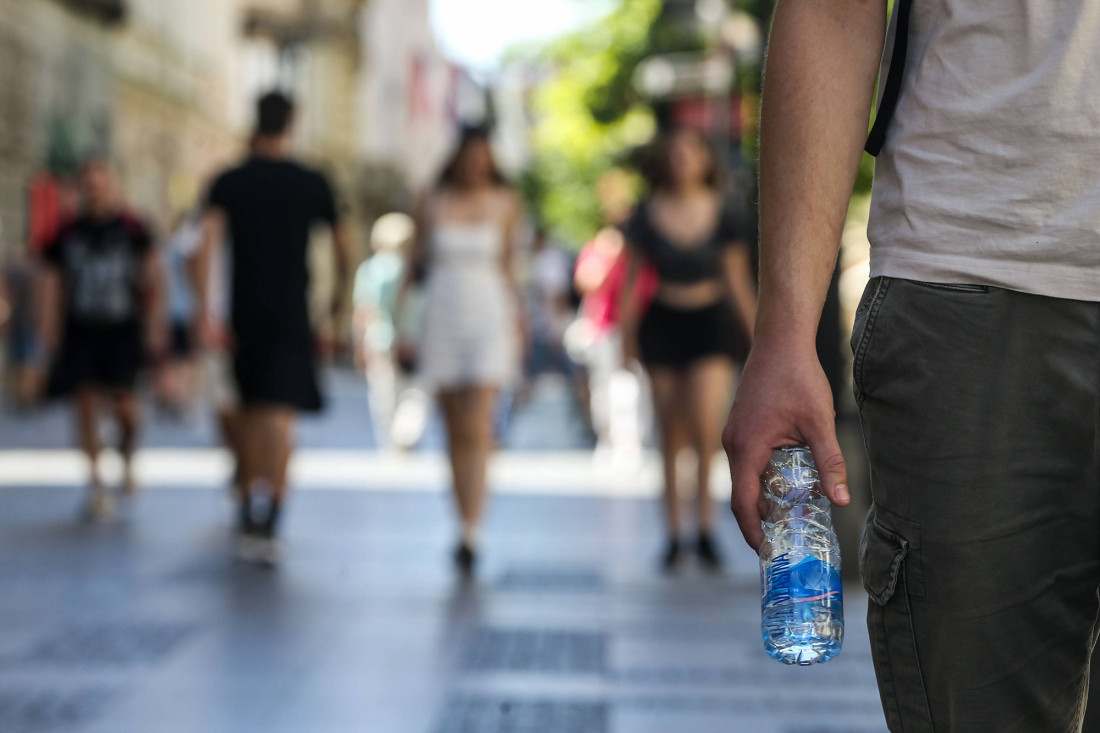 Stižu paklena 42 stepena: Jug i istok Srbije pod crvenim alarmom!