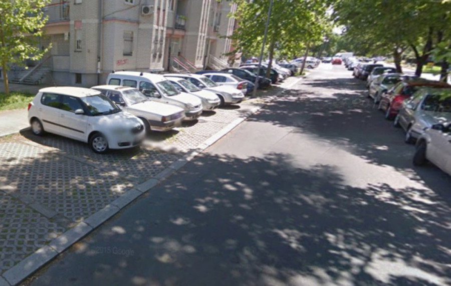 Teška saobraćajka u Borči: Dve devojke završile u Urgentnom!