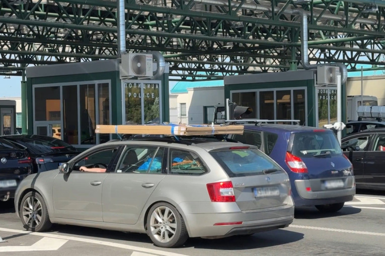 Evo kakvo je stanje na granicama: Vozila se na Preševu zadržavaju 35 minuta!