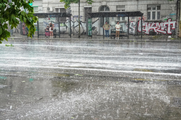 Oglasio se RHMZ: Tačno u ovo vreme počinje snažno nevreme u Srbiji!