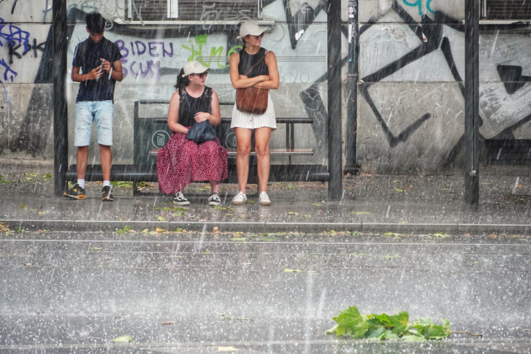RHMZ upozorava: Stiže nevreme, očekuje se i grad!