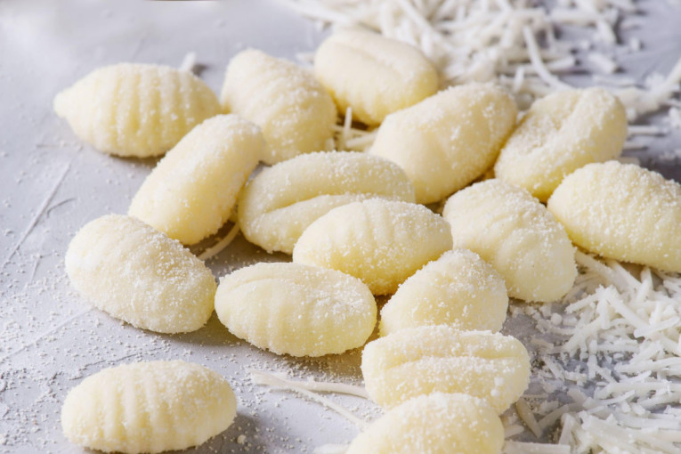 Recept dana: Savršena sočna junetina sa njokama u sosu, ukus tradicije na tanjiru