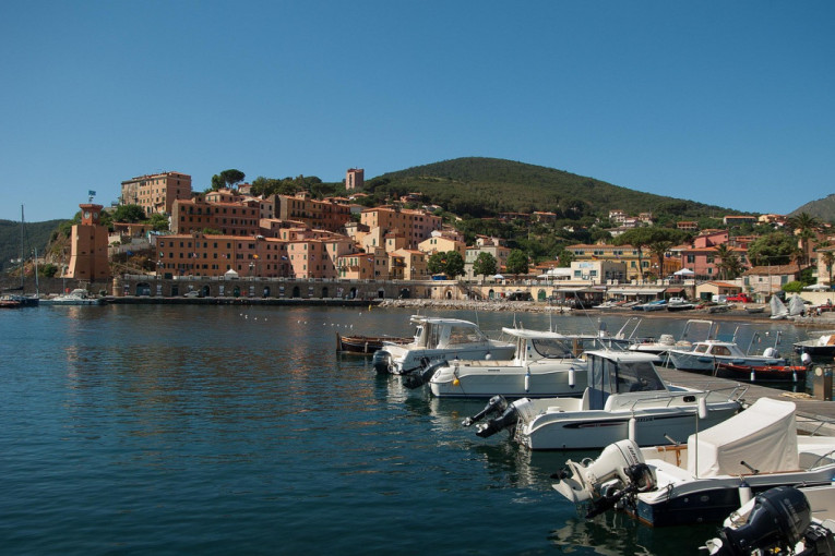 Srbi sve više traže ovo ostrvo! Letujete, a evo kako vam vraćaju novac (FOTO)