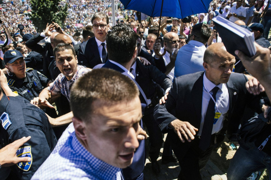 Deset godina od pokušaja ubistva Vučića u Potočarima: Za skandalozni napad na državnika do danas niko nije odgovarao