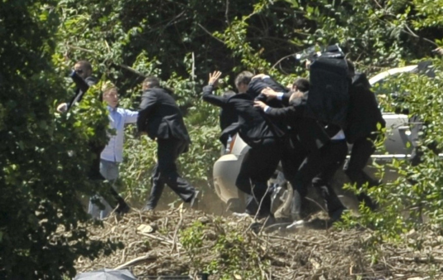 Deset godina od pokušaja ubistva Vučića u Potočarima: Za skandalozni napad na državnika do danas niko nije odgovarao