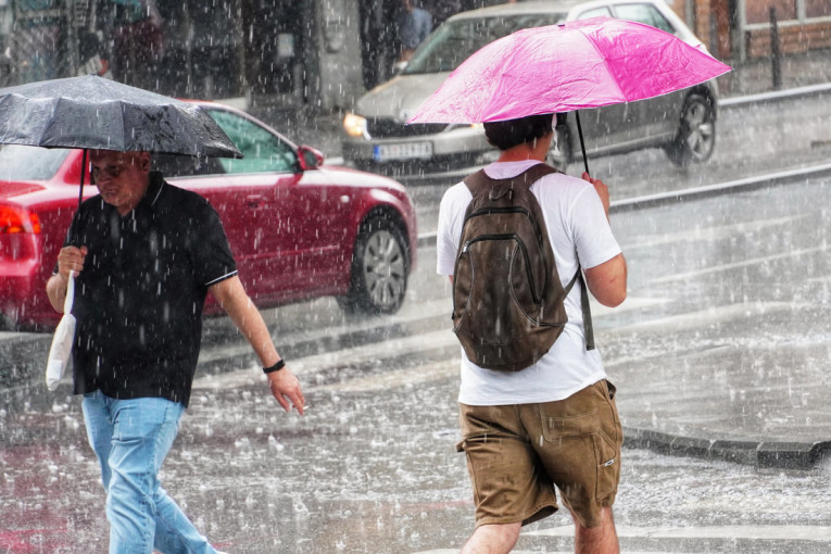 Hitno upozorenje RHMZ-a: Nevreme stiže u ove delove Srbije!