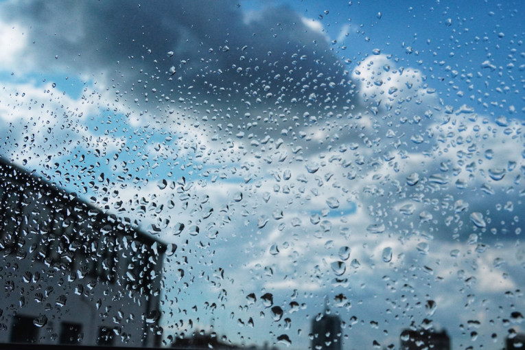 Oblačno i kišovito: Evo kada se ponovo vraća sunce