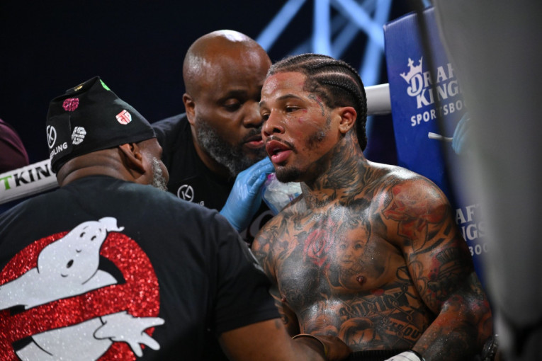 Bokserski šampion u centru skandala: Fizički maltretirao bivšu partnerku pred decom!