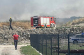 Gust dim kulja sa deponije u Paraćinu: Vatrogasci na terenu, građanima upućen važan apel
