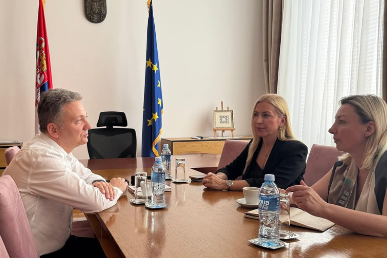 Žene u fokusu nove digitalne ere: Šta donosi projekat e-Žena?