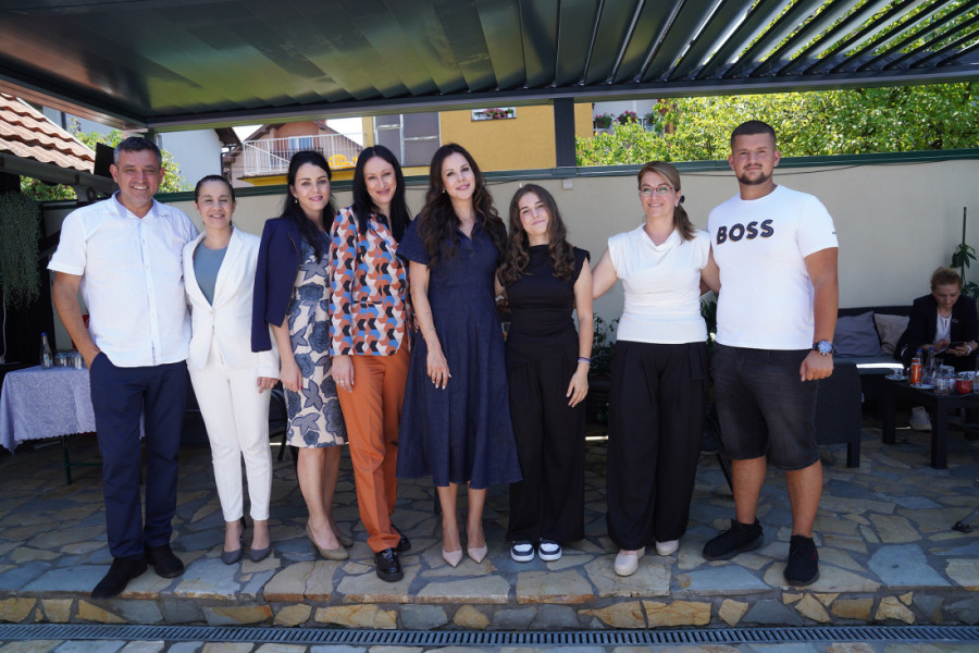 Tamara Vučić obišla devojčicu Jovanu Rašević u Loznici koja boluje od cistične fibroze