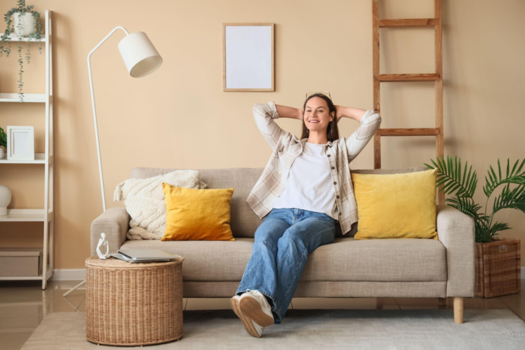 Može da deluje još skučenije: Izbegnite ova četiri loša poteza u uređenju male dnevne sobe