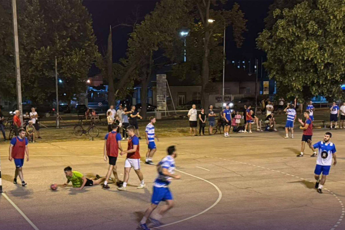 Fudbalski spektakl pod vedrim nebom u Inđiji