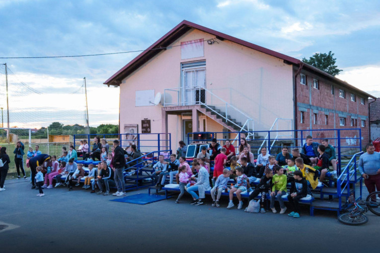 Kulturno leto u Inđiji: Magično filmsko veče u Novim Karlovcima