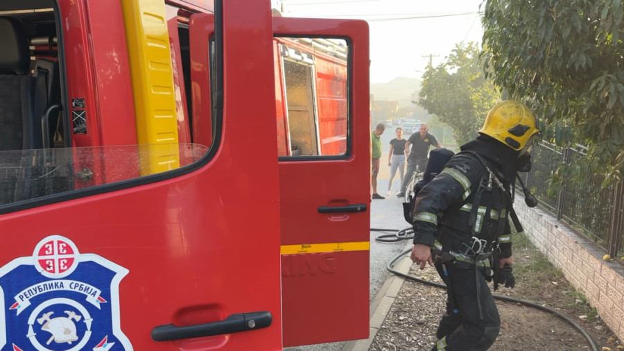 Požar u Višnjičkoj banji! Evakuacija u toku!