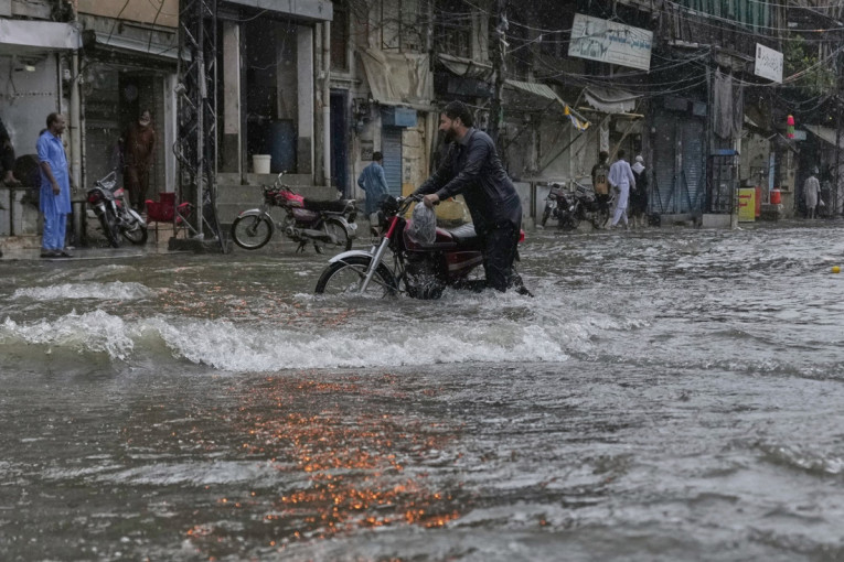 Pakao pod monsunima: Turisti stradali u bujicama u Pakistanu, 200 zarobljenih!