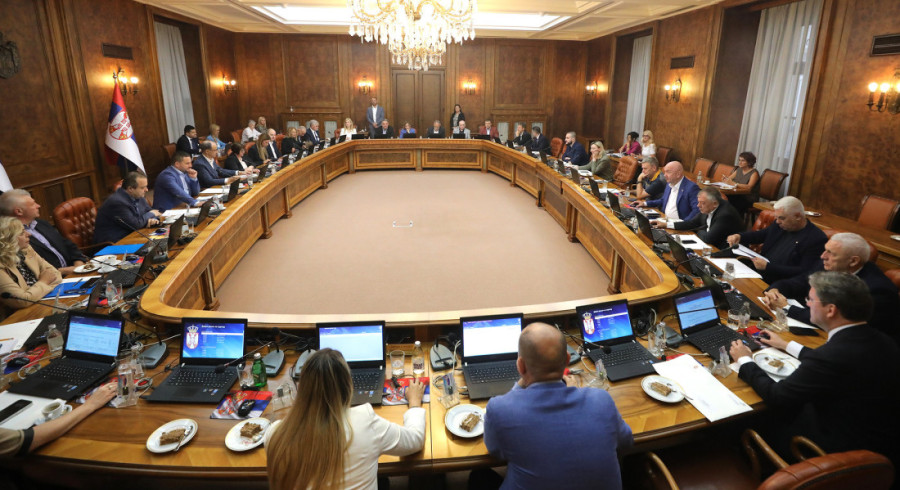 Usvojen Predlog zakona o izmenama Zakona o udžbenicima: Macut - Istorijska odluka