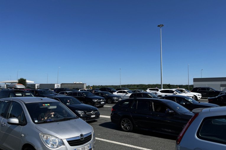 Čekanje na granicama do 150 minuta! Evo gde ćete se najduže zadržati