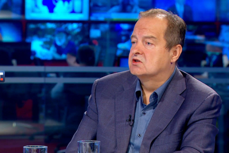 Trenutno aktivno 27 požara na otvorenom, juče 236, spaseno više od 10 ljudi! Oglasio se ministar Dačić