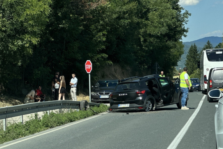 Starac poginuo nakon sudara s kamionom! Kod Koceljeve nastao opšti kolaps - na mestu nastradao! (FOTO)