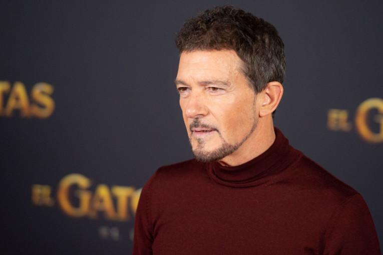 Ispod nje vrebaju ajkule, a iznad površine okeana on! Antonio Banderas kao hladnokrvni negativac u novom trileru