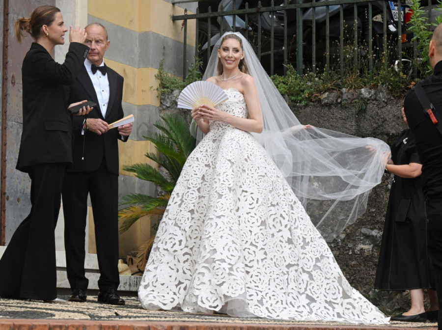 Unuk slavnog modnog dizajnera izgovorio sudbonosno "da", a svi pričaju samo o neverovatnoj venčanici njegove izabranice (FOTO)