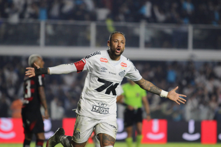 Nejmar se počastio poklonom od 43 miliona evra! Ova moćna mašina ne zna za granice! (FOTO/ VIDEO)