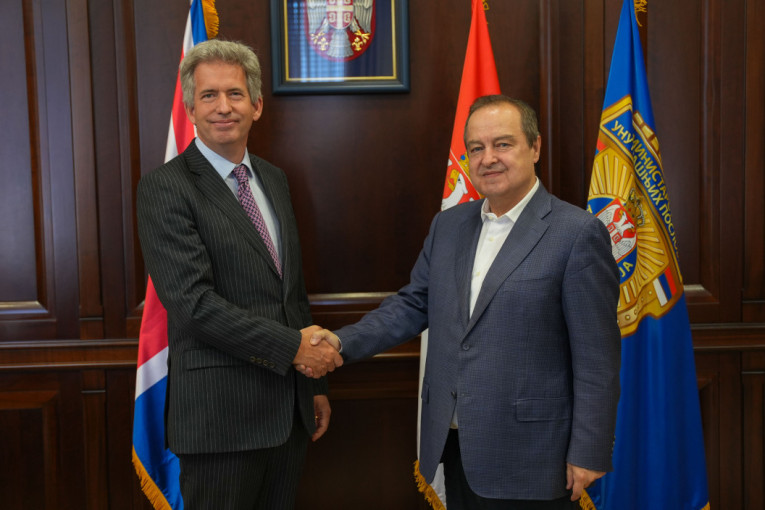 Dačić i Ferguson sklopili dogovor: Policija na obe strane jača borbu protiv migrantske mafije!