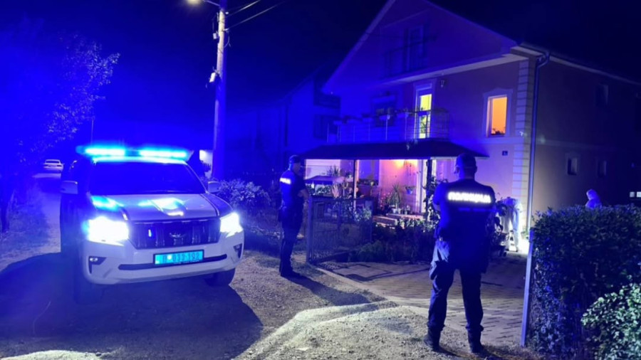 Pucao iz automatske puške na porodičnu kuću, pa uhapšen 11 minuta nakon prijave! Efikasnom akcijom policije sprečena tragedija u Kragujevcu