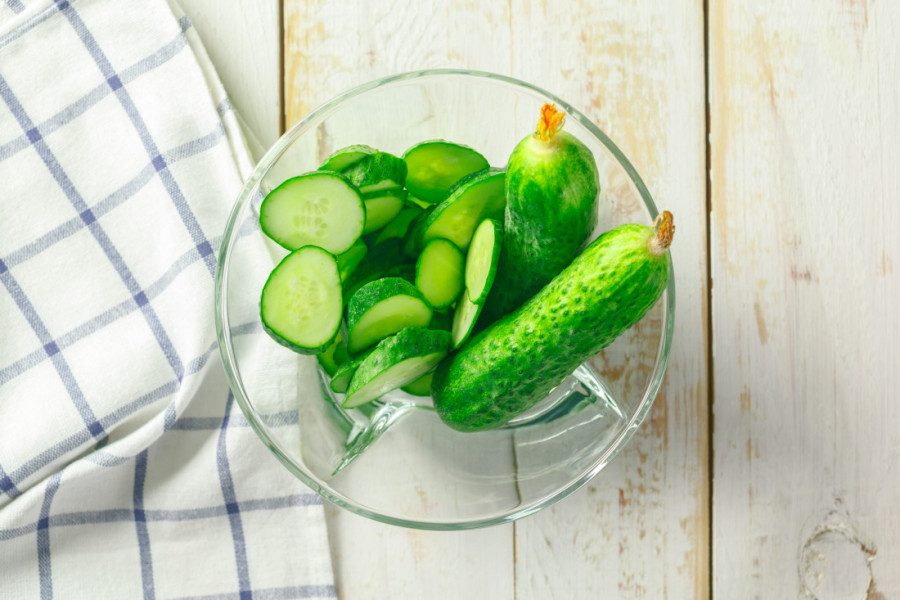 Hrskavi, čvrsti, savršeni: Jedan sastojak rešava problem sa gnjecavim krastavcima u salati