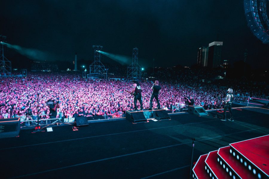 Više od tri sata rok spektakla na Ušću! Guns N’ Roses održali koncert pred 50.000 ljudi koji će ući u legendu
