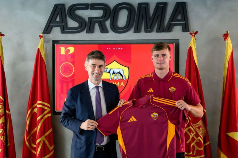 Roma ima novog napadača: Fudbaler u kojeg se "zaljubio" legendarni Širer stigao na Olimpiko!