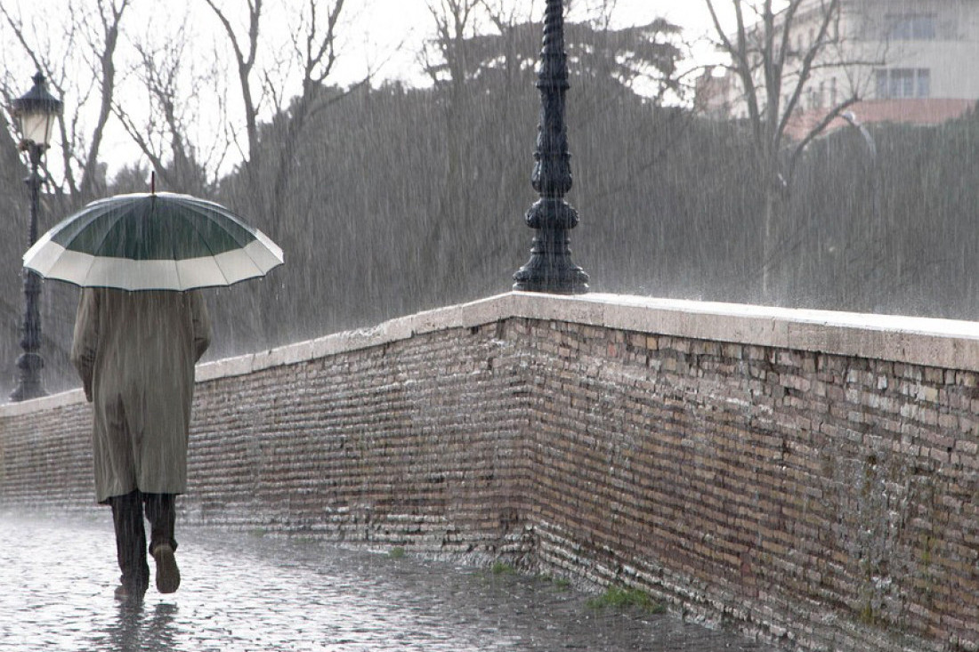 RHMZ poslao hitno upozorenje: Od danas drastična promena vremena, olujni vetar i sneg