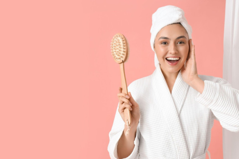 Četkanje je u trendu: Suvi piling skida mrtve ćelije i podmlađuje kožu već nakon prvog tretmana