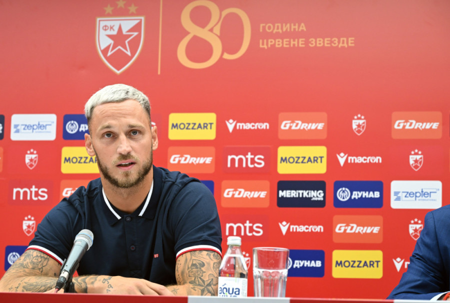 Arnautović na promociji zaplakao zbog Mihe: Završiću karijeru u Zvezdi! (FOTO/VIDEO)