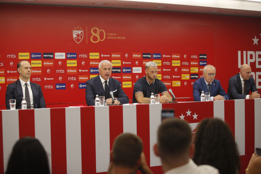 Terzić kaže da se u Zvezdi "nešto kuva": Vidite da na promociji nema Marka Marina