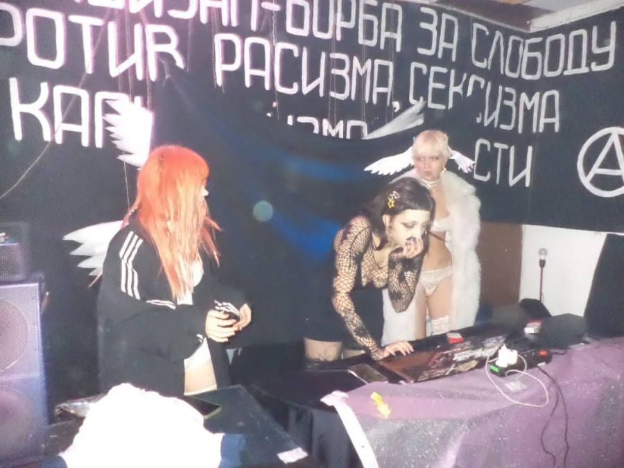 Blokaderi u SKC-u pravili satanističke orgije: Evo šta se sve dešavalo za vreme blokade (UZNEMIRUJUĆE FOTOGRAFIJE)