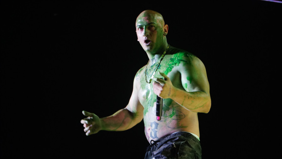 "On je naša Lejdi Gaga" Desingerica - umetnik ili ludak: Njegov otac ne zna šta ga je snašlo!