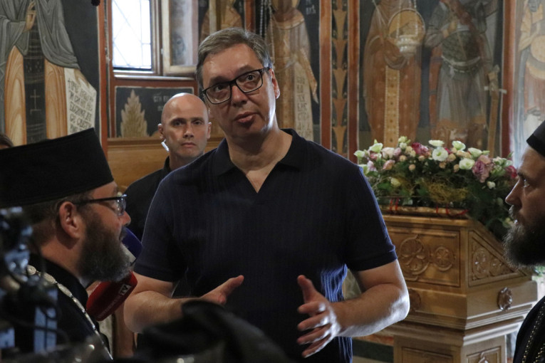 Predsednik Vučić posetio manastir Tumane: Kada bude gotova brza saobraćajnica od Beograda će se stizati za sat i 20 minuta