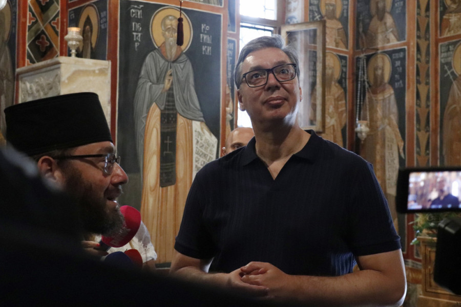 Predsednik Vučić posetio manastir Tumane: Kada bude gotova brza saobraćajnica od Beograda će se stizati za sat i 20 minuta